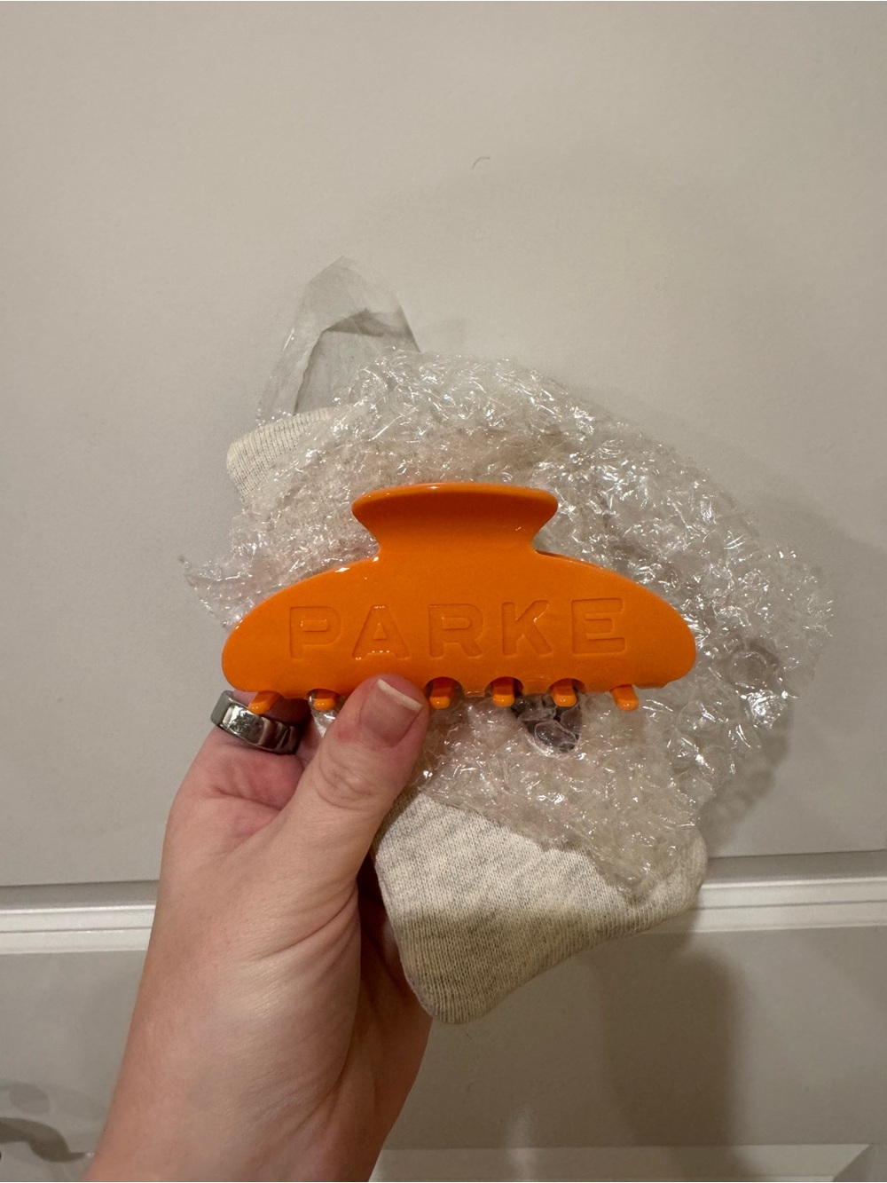 NEW PARKE x ShopBop Orange Hair Claw Clip – Creamsicle Color
